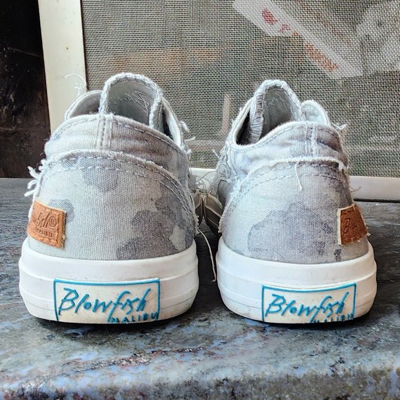 Blowfish Malibu Gray Camo Slip-On Canvas Sneakers Size 6 - Picture 9 of 16